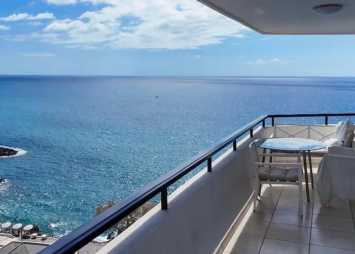 Club Villamar Exclusive Beachfront Penthouse شقة أذيخي
