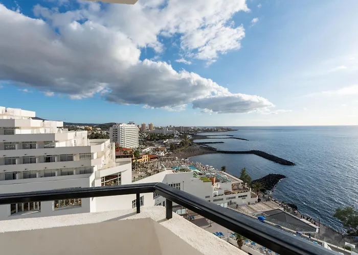 Club Villamar Exclusive Beachfront Penthouse أذيخي