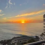 Club Villamar Exclusive Beachfront Penthouse شقة أذيخي